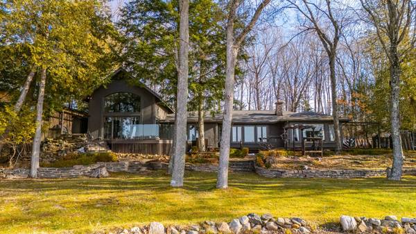 1073 Grass Lake RD, Dysart Et Al, ON K0M 1S0