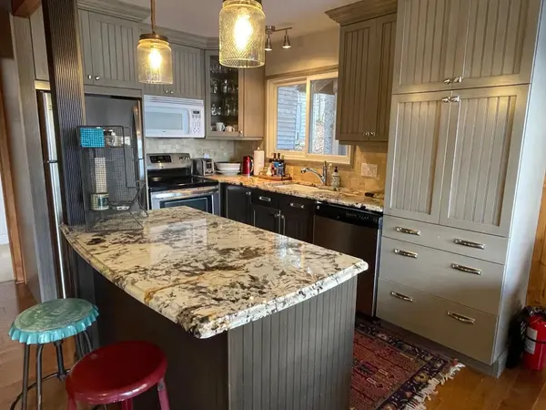 1038 Broken Paddle RD, Dysart Et Al, ON K0M 1S0