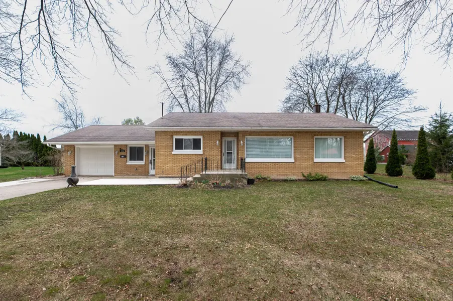 130 Furnival RD, West Elgin, ON N0L 2C0
