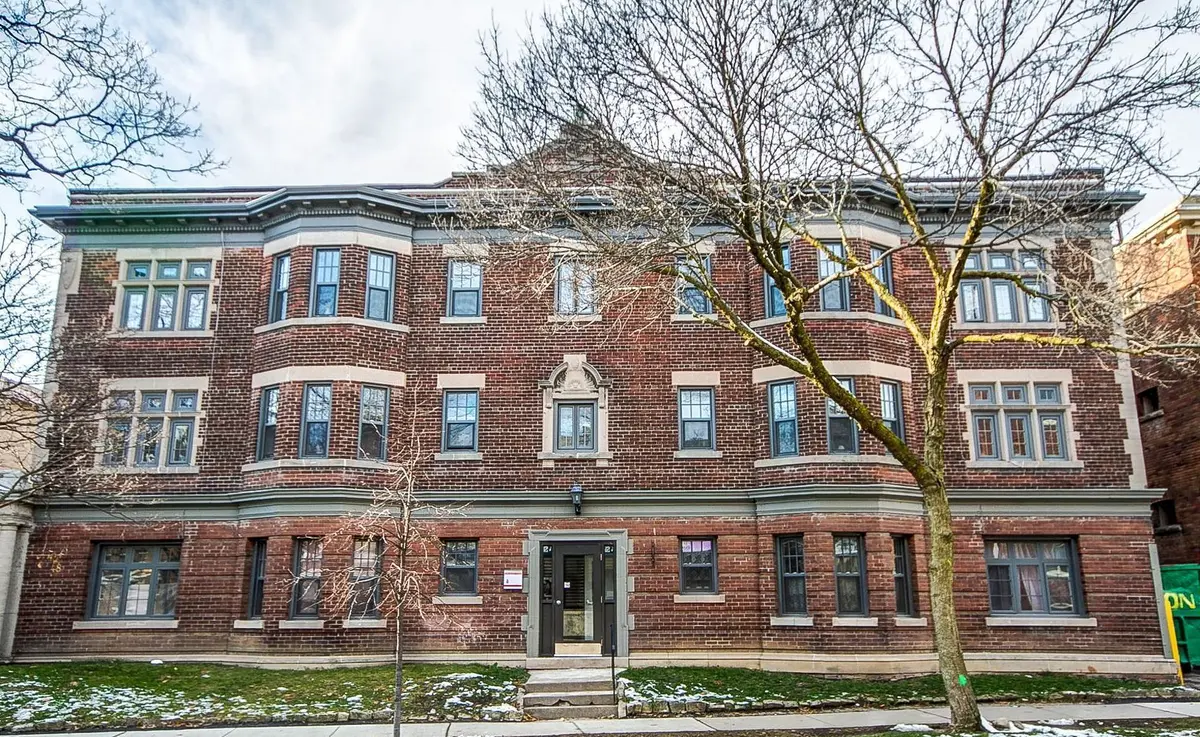 48 Lawton BLVD #2, Toronto C02, ON M4V 1Z5