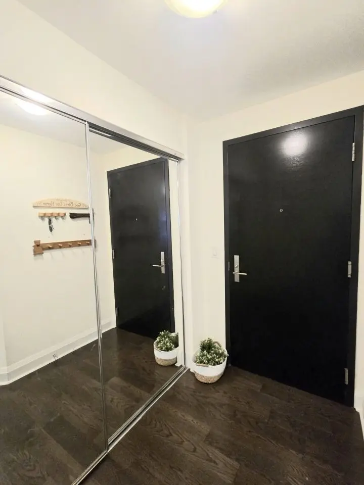 65 St Mary ST #2002, Toronto C01, ON M5S 0A6