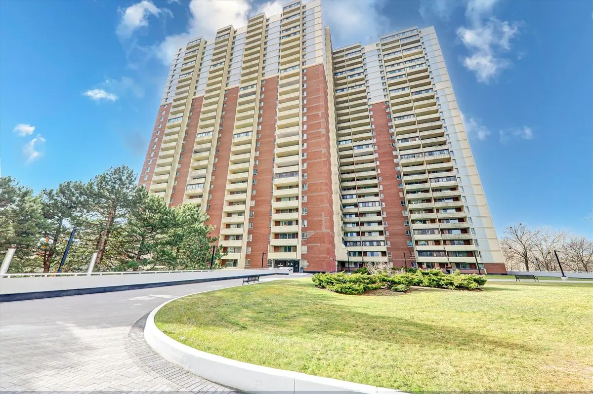 1 Massey SQ #1109, Toronto E03, ON M4C 5L4