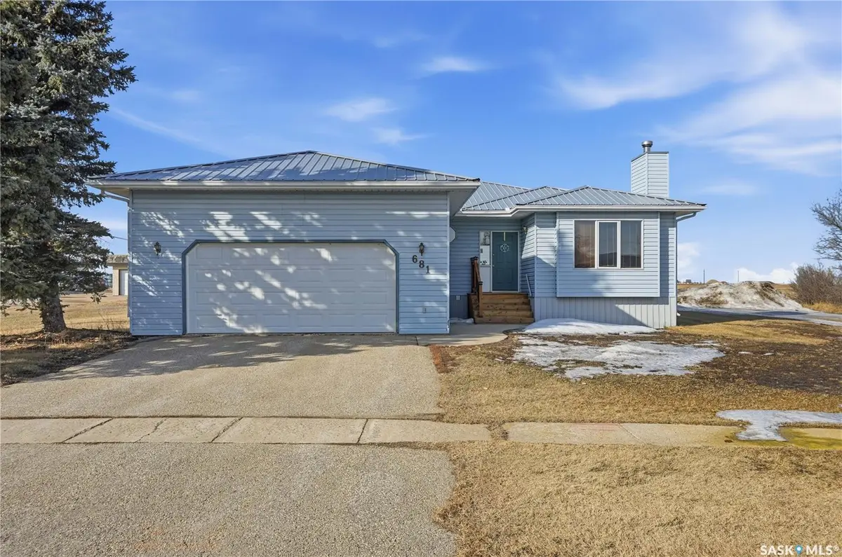 681 Canada STREET, Central Butte, SK S0H 0T0