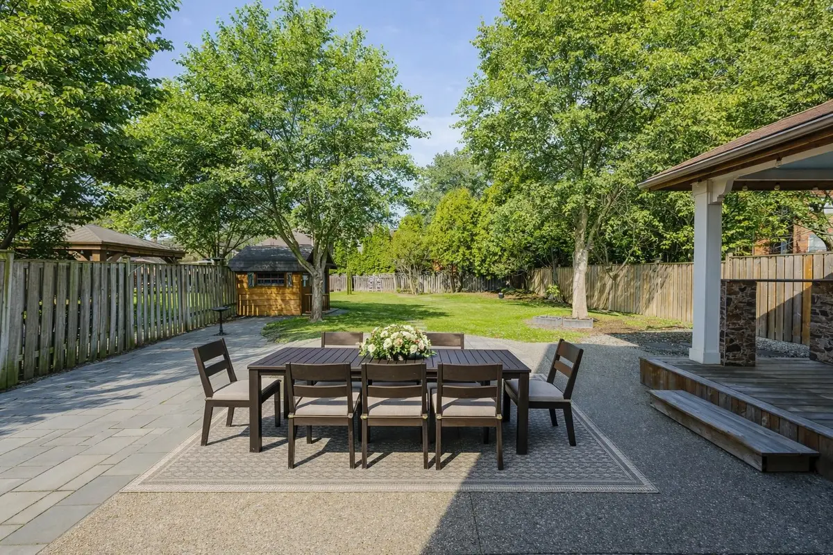 1229 Freeman ST, Burlington, ON L7S 2J7