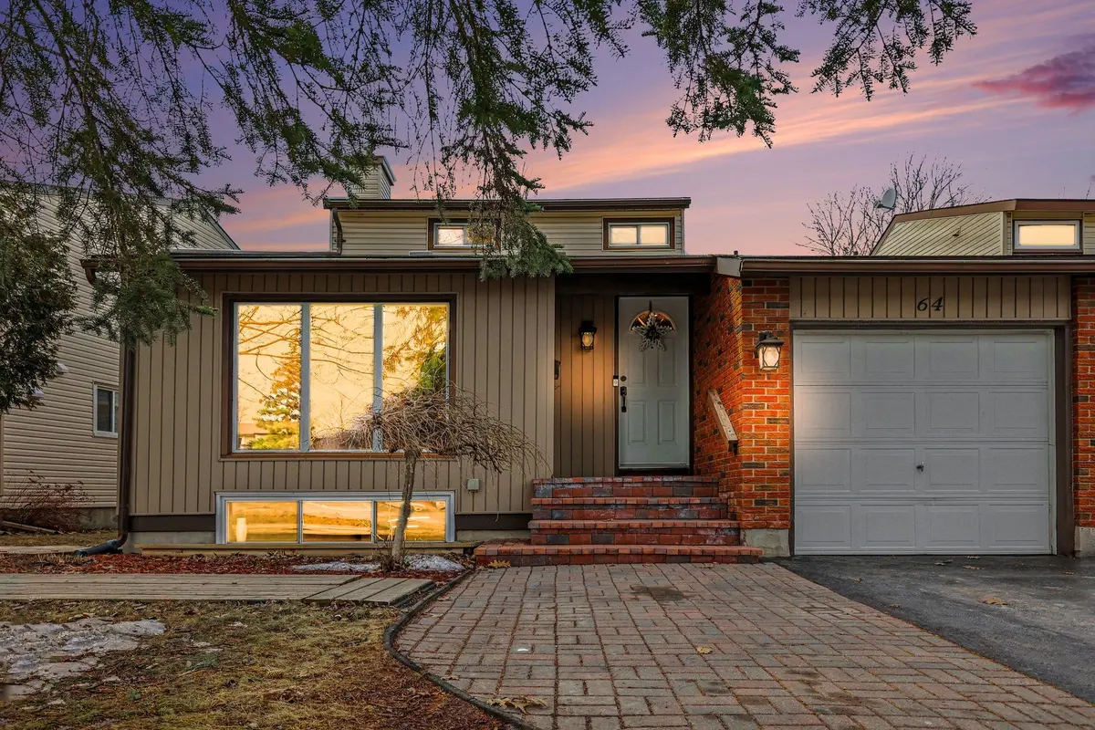 64 Malvern DR, Barrhaven, ON K2J 1M1