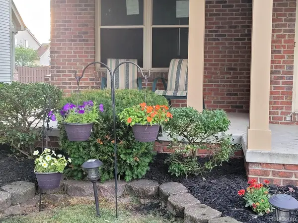 964 Henry Ruff Rd. RD, Garden City, MI 48135