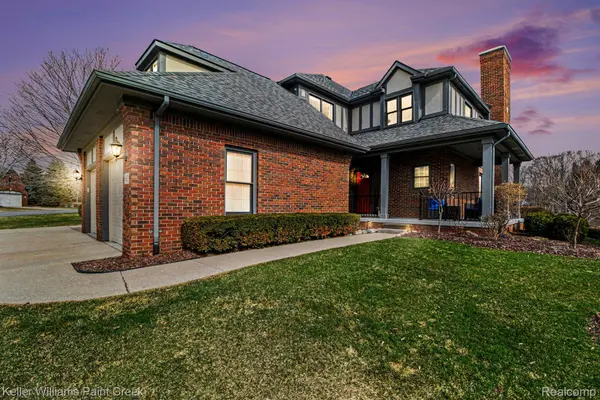 63 Burniah LN, Orion Charter Township, MI 48362