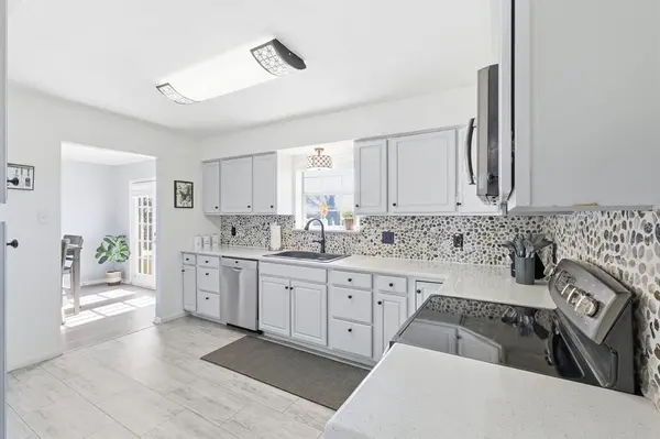 3873 Lois Road E, Sanger, TX 76266