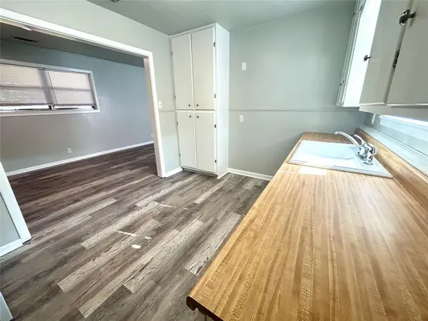 811 S Avenue H, Clifton, TX 76634