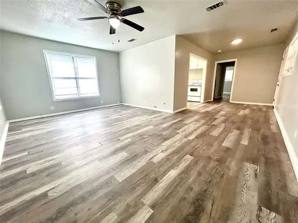 811 S Avenue H, Clifton, TX 76634