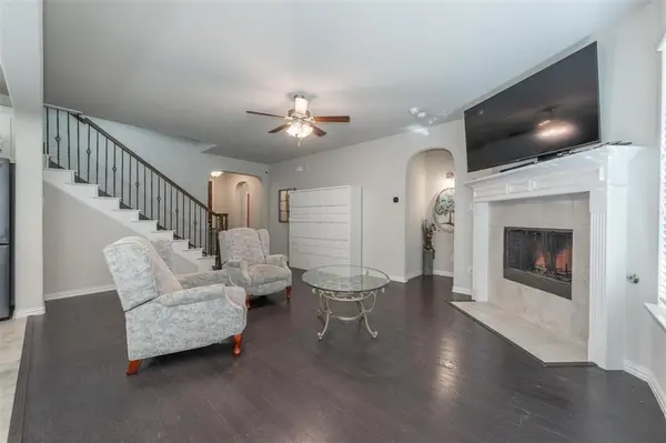 717 Seabourne Drive, Saginaw, TX 76179