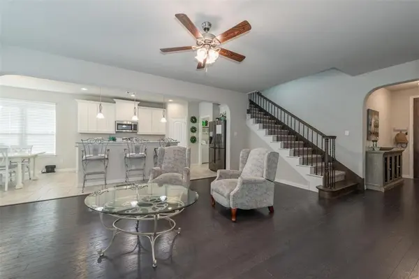 717 Seabourne Drive, Saginaw, TX 76179