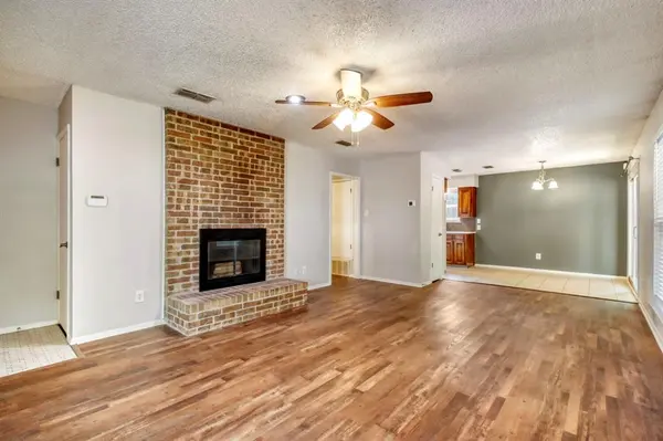 2913 Marys Lane, Fort Worth, TX 76116