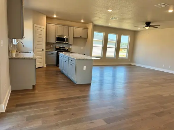 15512 Greenhouse Way, Lindale, TX 75771