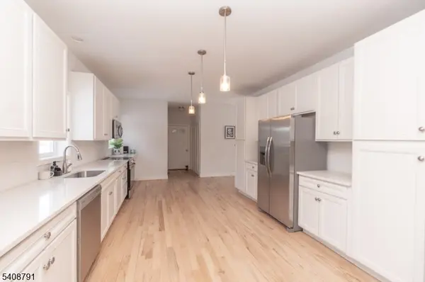 4 Sterling Dr, Wantage Twp., NJ 07461