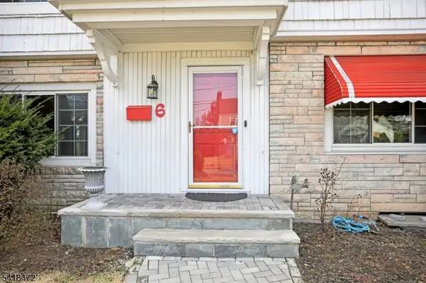 6 Garden Ct SOUTH, Garfield City, NJ 07026