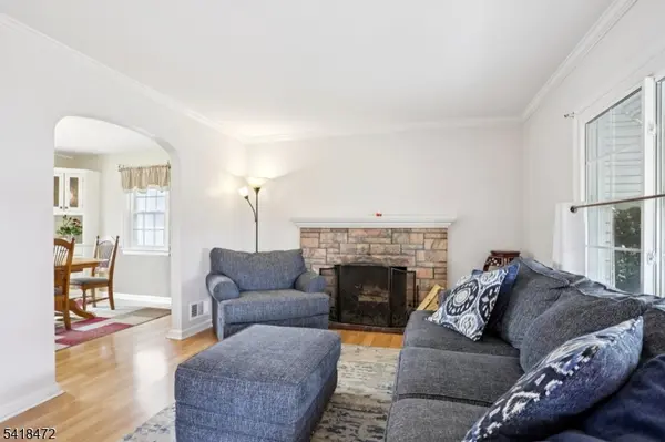 6 Garden Ct SOUTH, Garfield City, NJ 07026