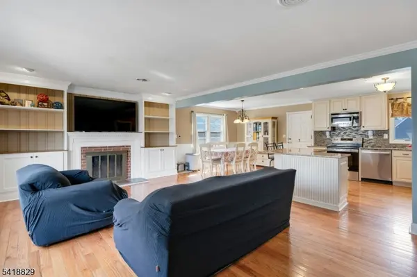 280 Metape Cir, Bound Brook Boro, NJ 08805