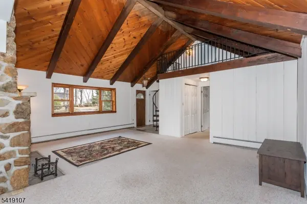 6 Partridge Trl, Kinnelon Boro, NJ 07405