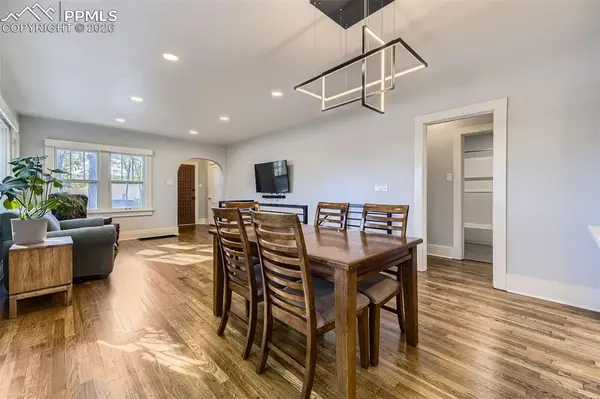 70 Cascade CT, Colorado Springs, CO 80907