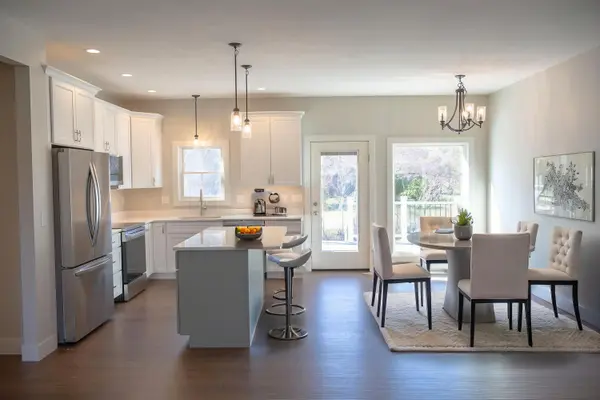 103 Diamond Point LN, New Buffalo City, MI 49117