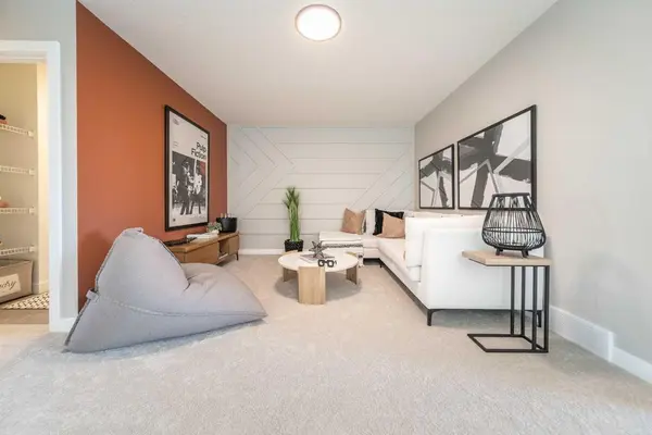 66 Hotchkiss GDNS SE, Calgary, AB T3S0T5