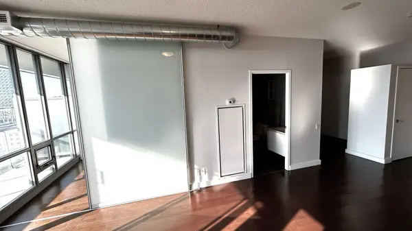 33 Mill ST #1305, Toronto C08, ON M5A 3R3