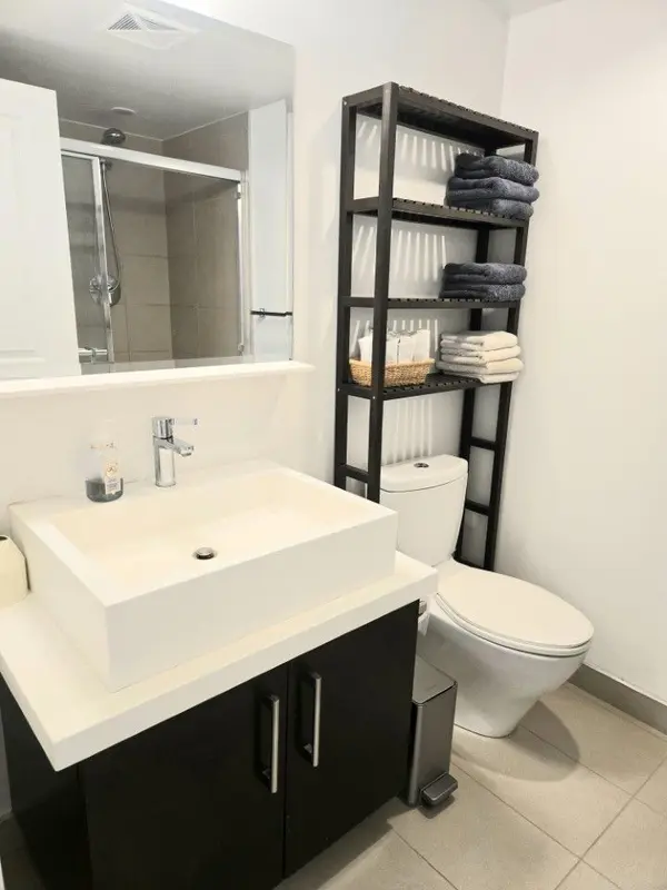 65 St Mary ST #2002, Toronto C01, ON M5S 0A6