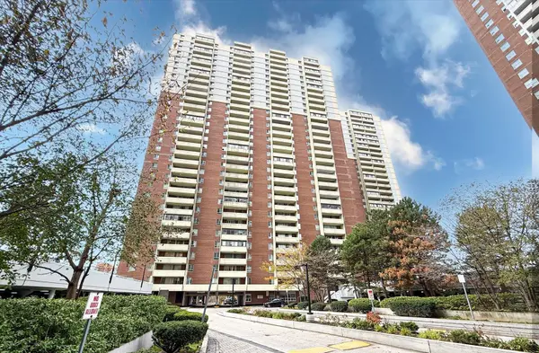 1 Massey SQ #1109, Toronto E03, ON M4C 5L4