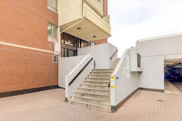 1 Massey SQ #1109, Toronto E03, ON M4C 5L4