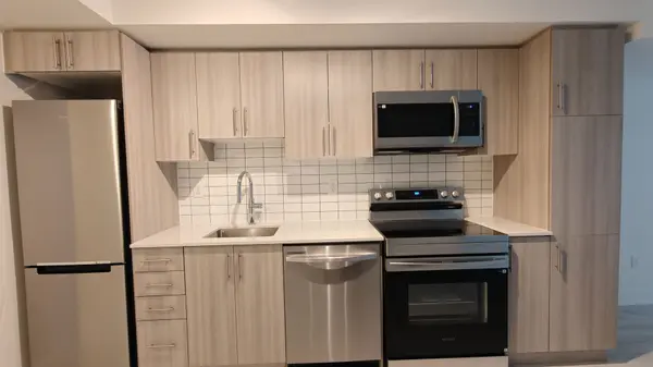 1010 Sandy Beach RD #710, Pickering, ON L1W 3V9