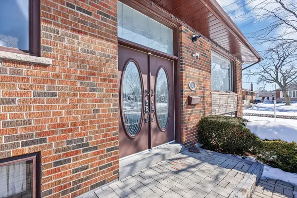 1 Deborah DR, Toronto E09, ON M1H 2H5