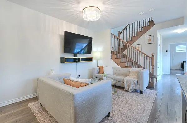 1148 Dragonfly AVE #403, Pickering, ON L1X 0H5