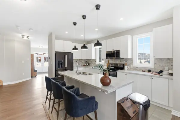 219 Crombie ST, Clarington, ON L1C 0T8