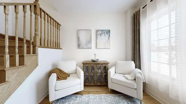 42 Foxberry RD, East Gwillimbury, ON L9N 0P6