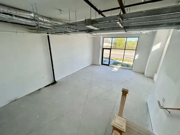 200 Dissette ST #1, Bradford West Gwillimbury, ON L3Z 3G8