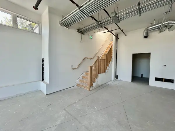 200 Dissette ST #1, Bradford West Gwillimbury, ON L3Z 3G8