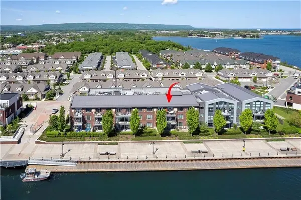 1 Shipyard LN #309, Collingwood, ON L9Y 0W2