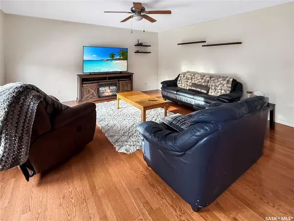 372 Hayes DRIVE, Swift Current, SK S9H 4H1