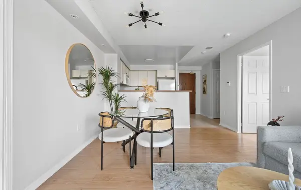 15 Michael Power PL #1008, Toronto W08, ON M9A 5G4