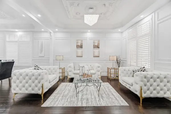 72 Midsummer DR, Brampton, ON L6P 3E4