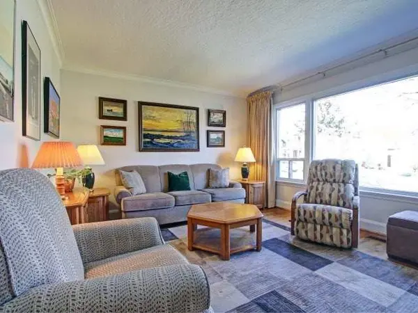 34 Agar CRES, Toronto W08, ON M9B 5A6