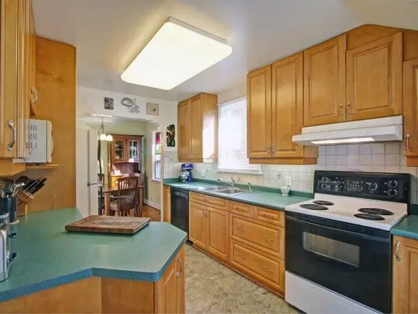 34 Agar CRES, Toronto W08, ON M9B 5A6