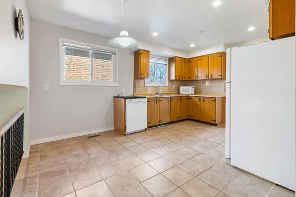 75 Lakecrest TRL, Brampton, ON L6Z 1S4