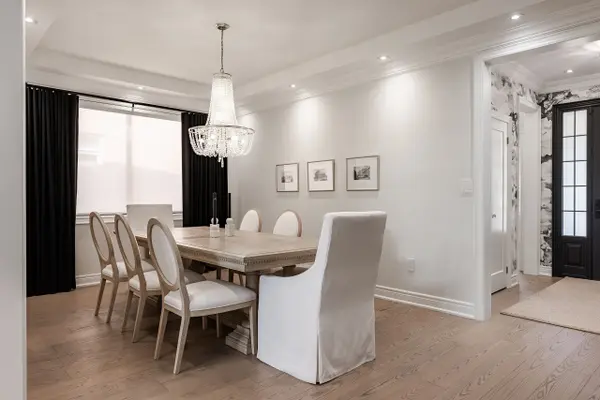 2201 Rochester CIR, Oakville, ON L6M 5E3