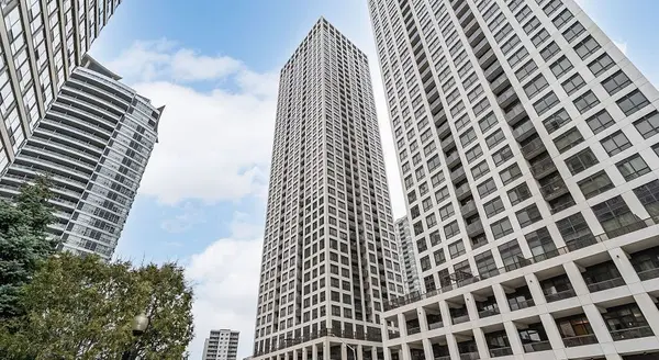 30 ELM DR #2404, Mississauga, ON L5B 0N6