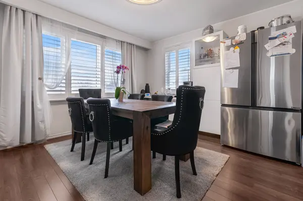 81 Grovedale AVE, Toronto W04, ON M6L 1Y8