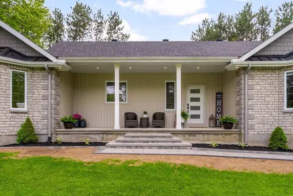 108 Royal Troon LN, Constance Bay - Dunrobin - Kilmaurs - Woodlawn, ON K0A 1T0