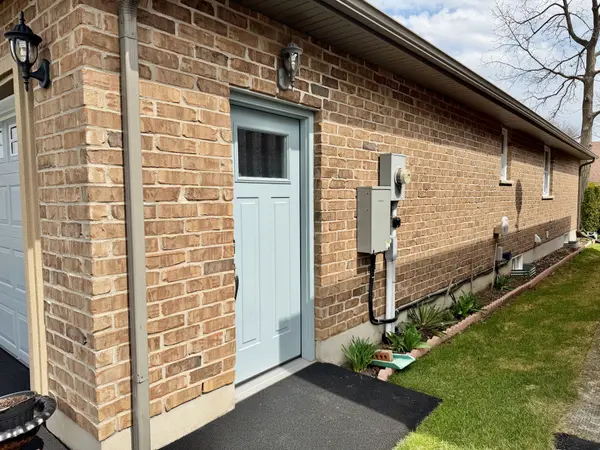 15 Holland AVE, Aylmer, ON N5H 3J2