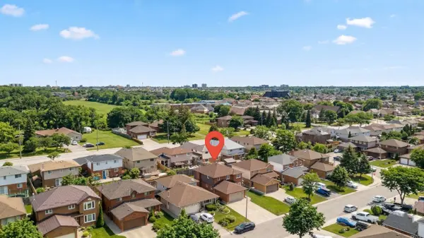 168 Fusilier DR, Hamilton, ON L9B 2C8